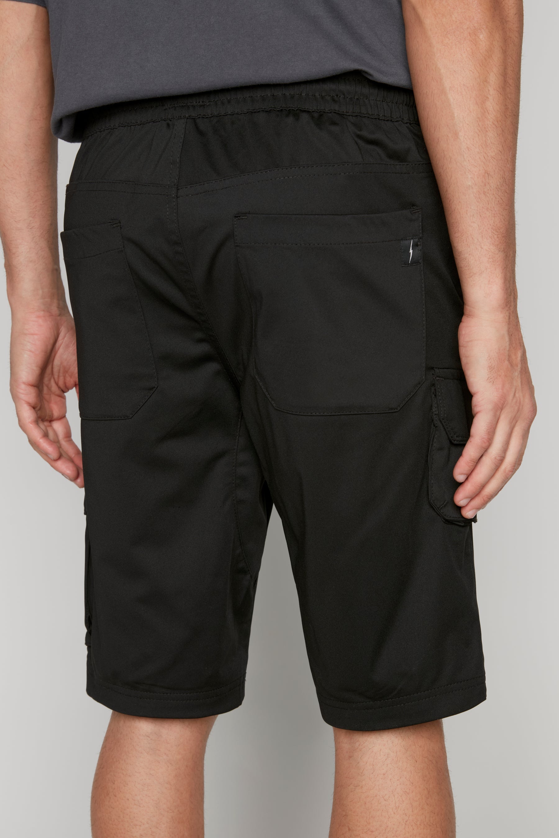 JUDE - Mens Multi Cargo Shorts - Black DNM.WORKS