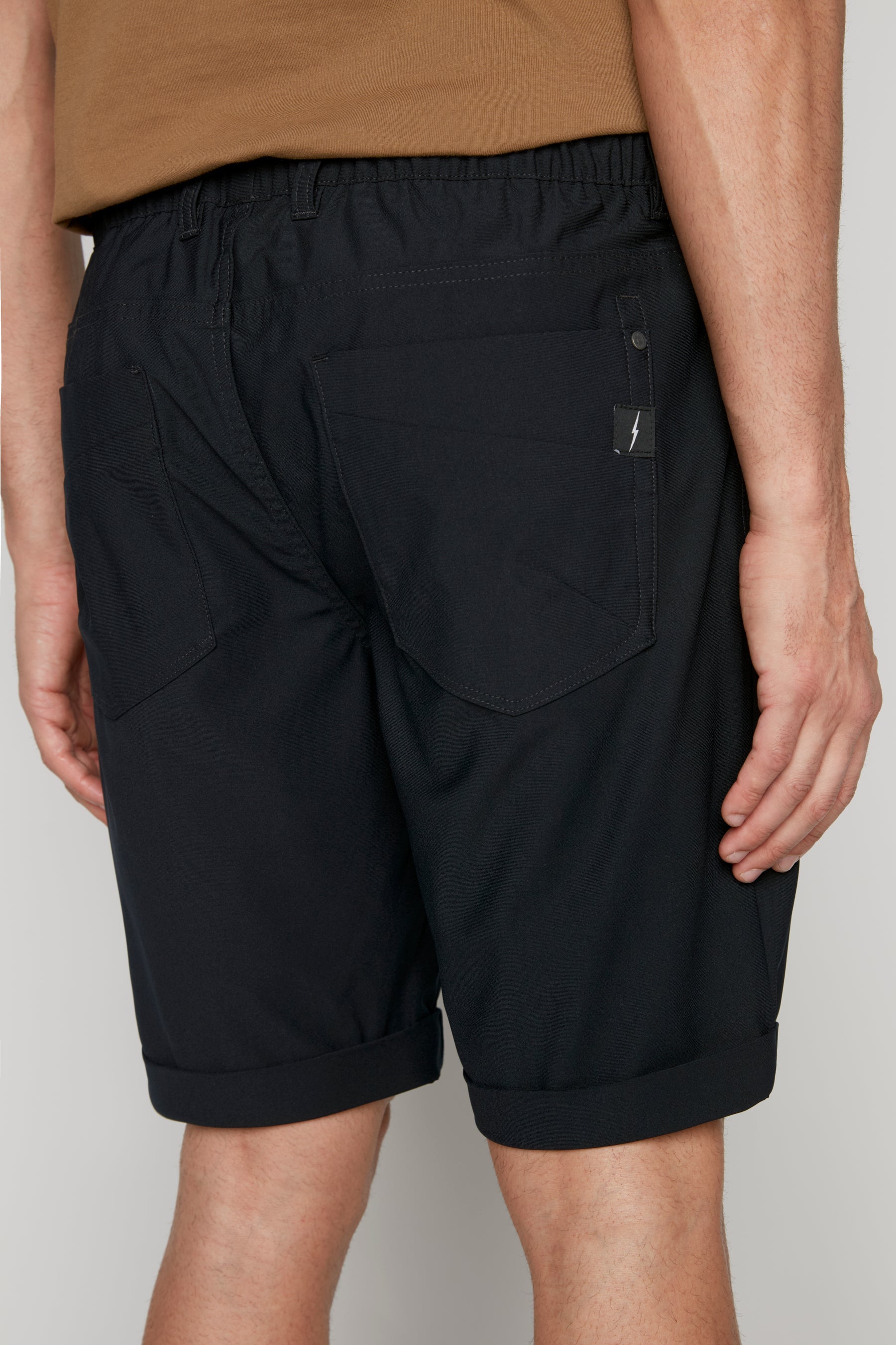 LENNON - Mens Rolled Up Shorts with Cool Stretch - Dark Navy DNM.WORKS