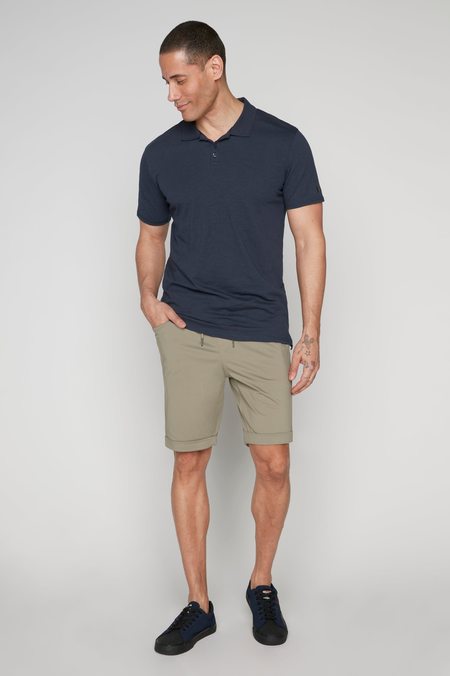 LENNON - Mens Rolled Up Shorts with Cool Stretch - Light Olive DNM.WORKS