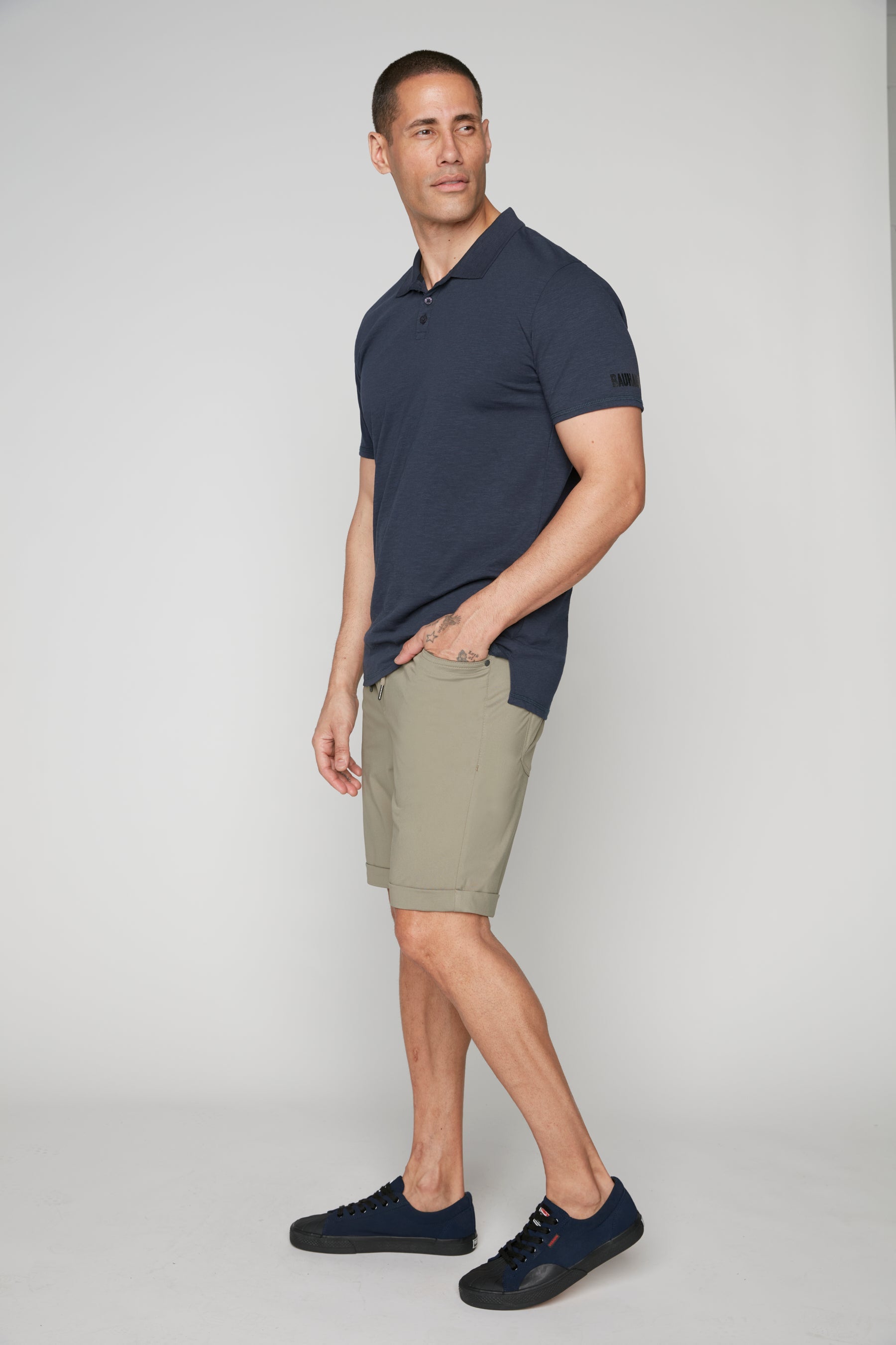 LENNON - Mens Rolled Up Shorts with Cool Stretch - Light Olive DNM.WORKS