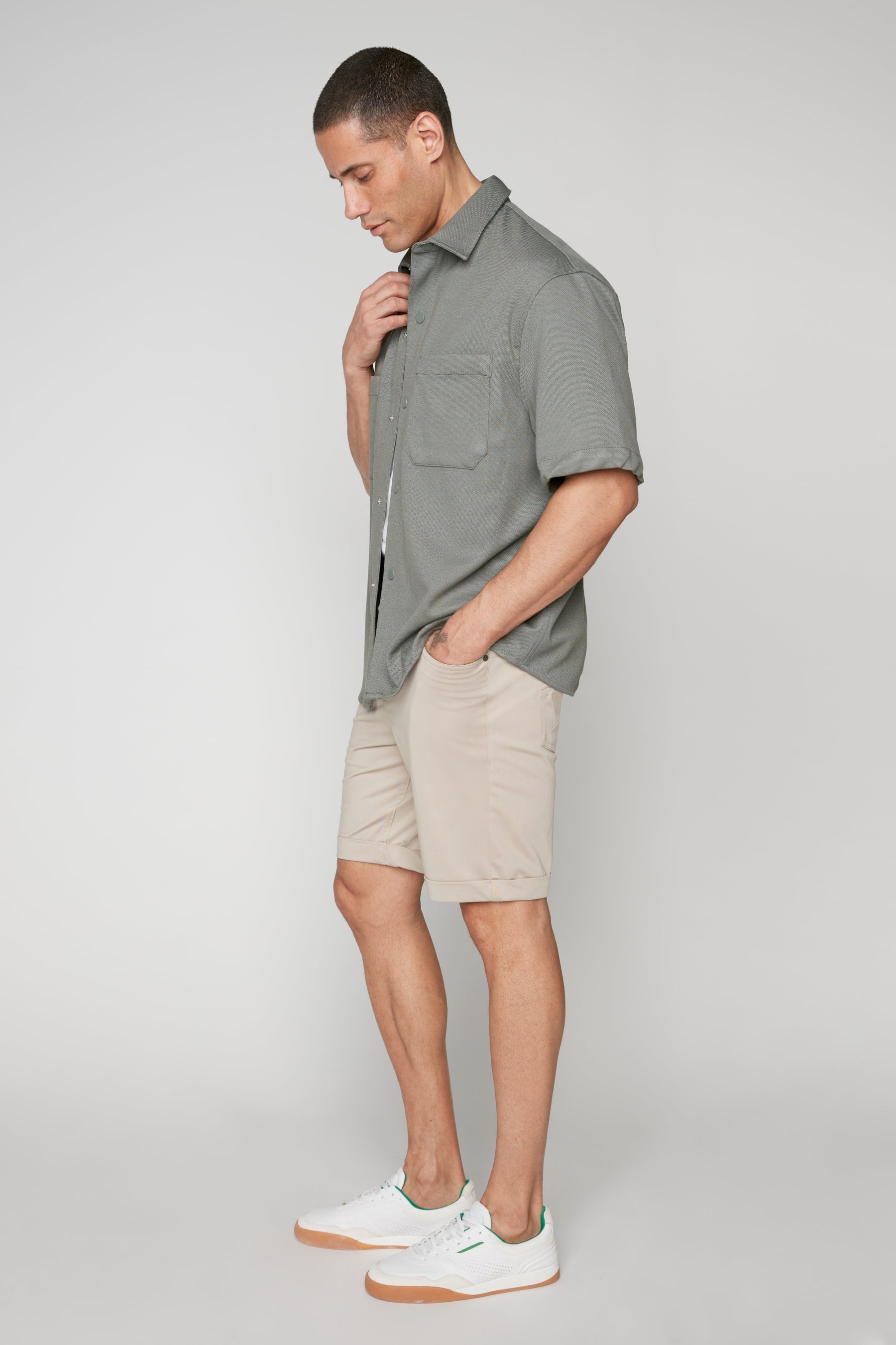 LENNON - Mens Rolled Up Shorts with Cool Stretch - Sage DNM.WORKS