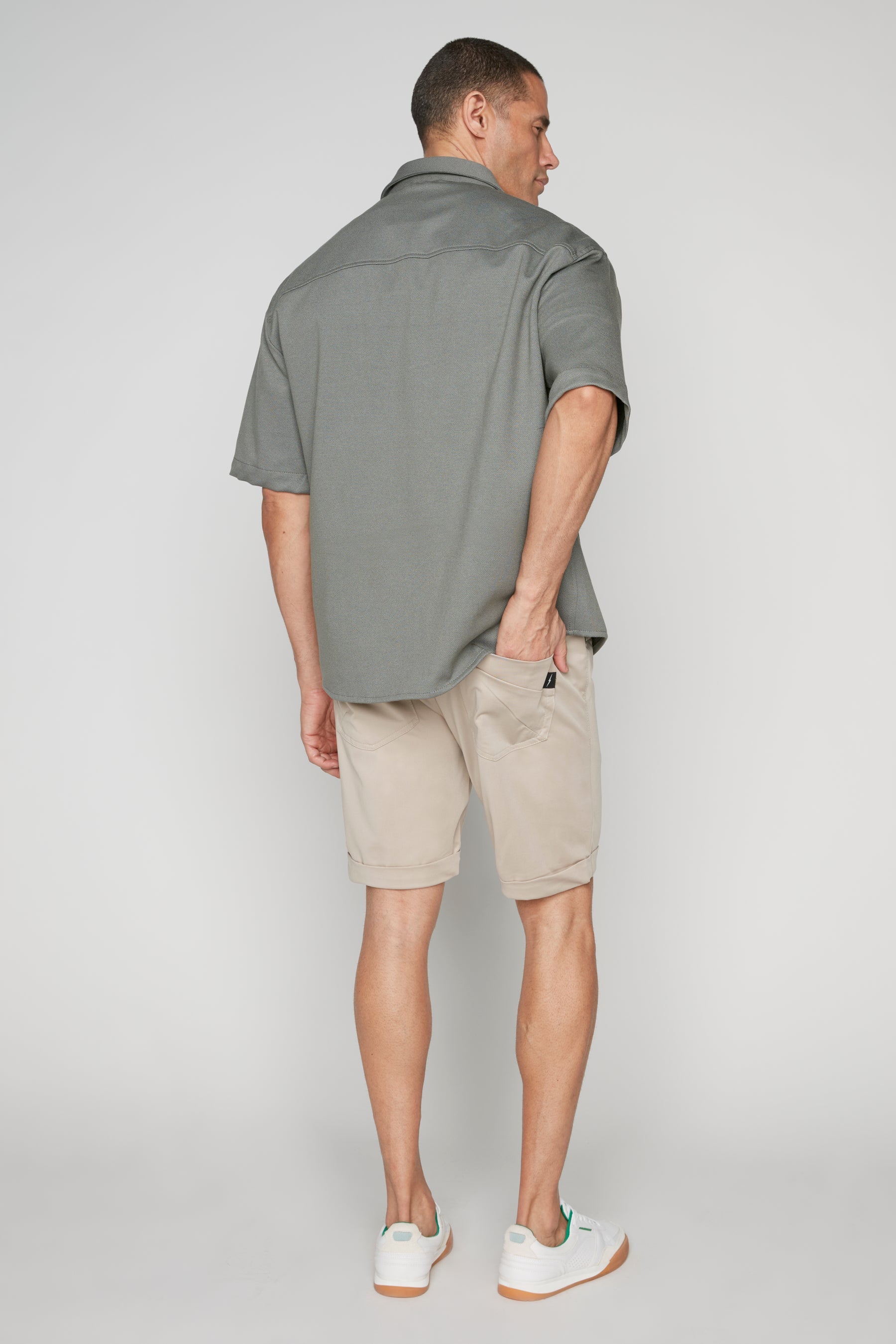 LENNON - Mens Rolled Up Shorts with Cool Stretch - Sage DNM.WORKS